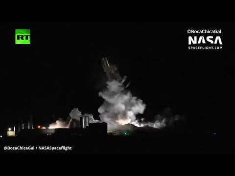 حظة انفجار نموذج للمركبة الفضائية سبايس اكس ستارشيب