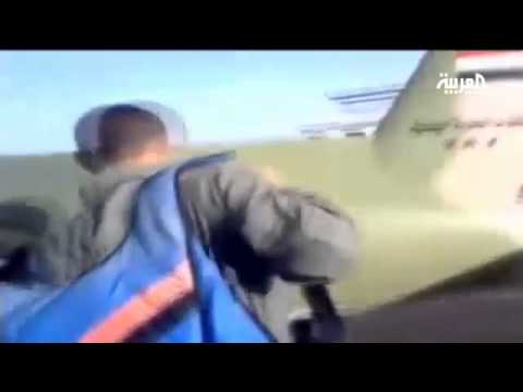 فيديو عسكري من إيران يدرب حوثيًا على طائرة مقاتلة