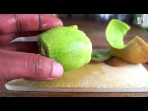 بالفيديو الطريقة المثلى لتقشير فاكهة الكيوي