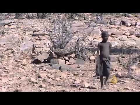 قبائل الهيمبا تتمسك بالنمط التقليدي الموروث في ناميبيا