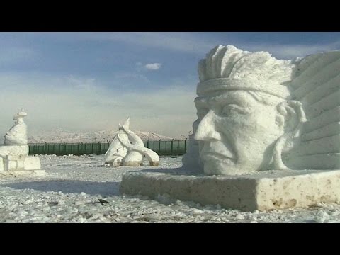 عروض فنية في مهرجان الثلج للسياحة بين الصين وكازاخستان