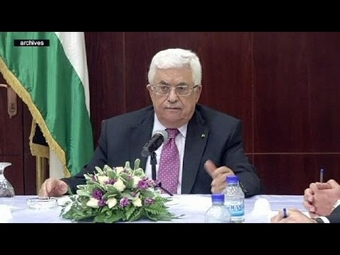 عباس يوقع اتفاقية روما تمهيدًا للانضمام إلى الجرائم الدولية