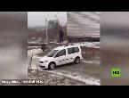 شاهد لحظة انزلاق سيارات في كورسك الروسية بعد مطر جليدي هناك